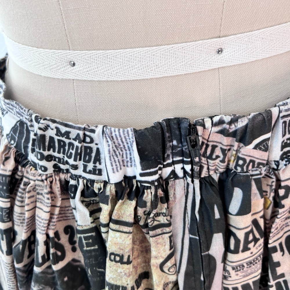 Harry‎ Potter Daily Prophet Newspaper Skirt Black White Midi Pockets - Picture 6 of 6